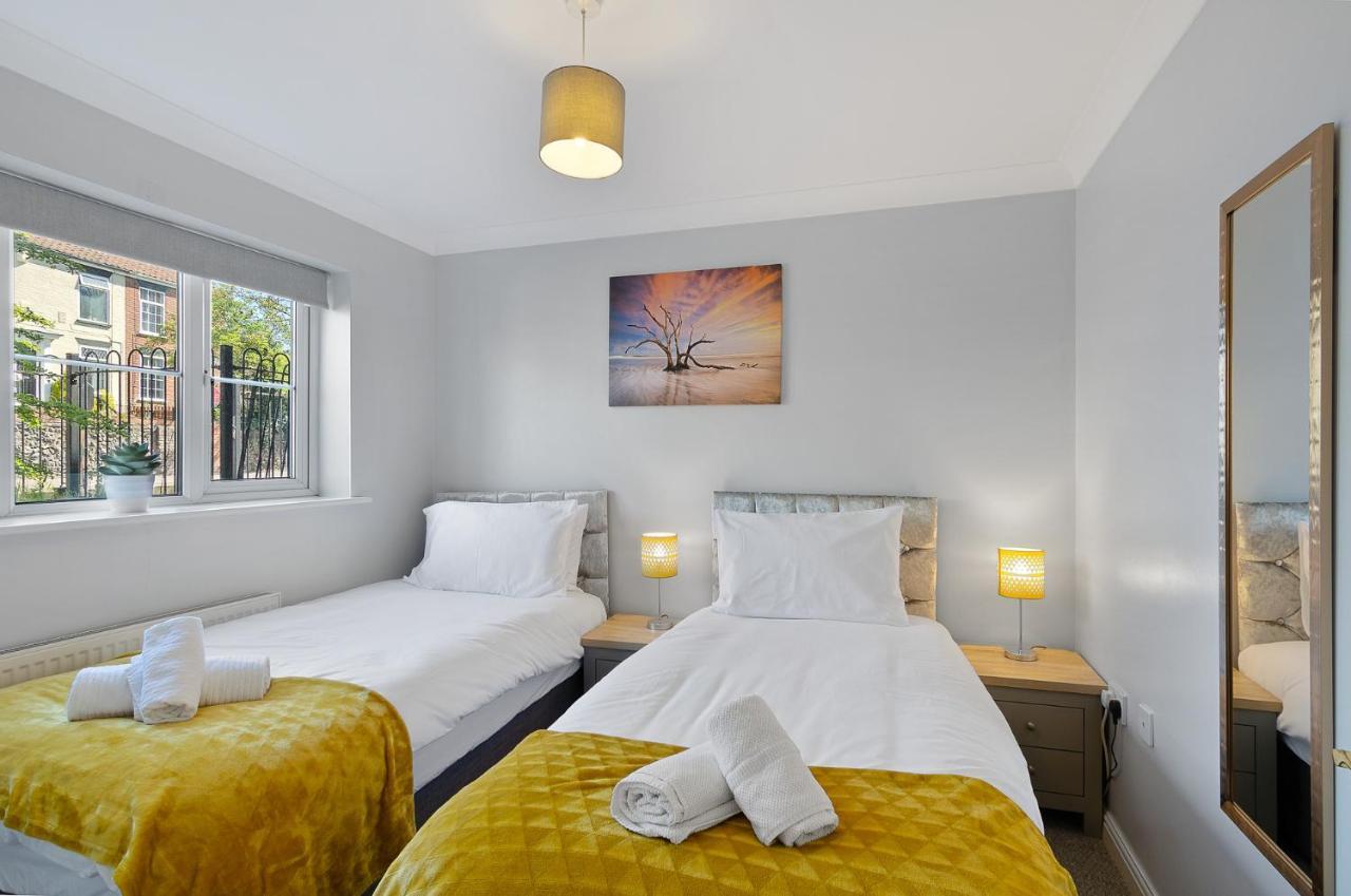 Villa 4Br Townhouse Wbalcony Free Parking Fast Wi-Fi NWI Esterno foto