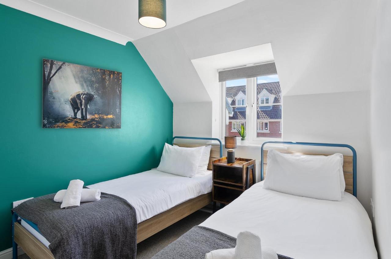 Villa 4Br Townhouse Wbalcony Free Parking Fast Wi-Fi NWI Esterno foto
