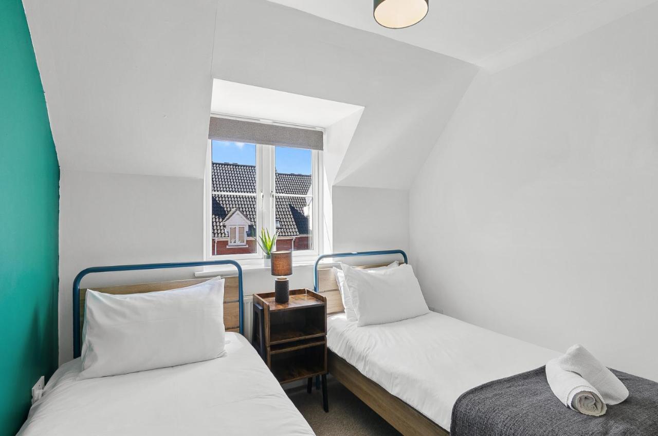 Villa 4Br Townhouse Wbalcony Free Parking Fast Wi-Fi NWI Esterno foto