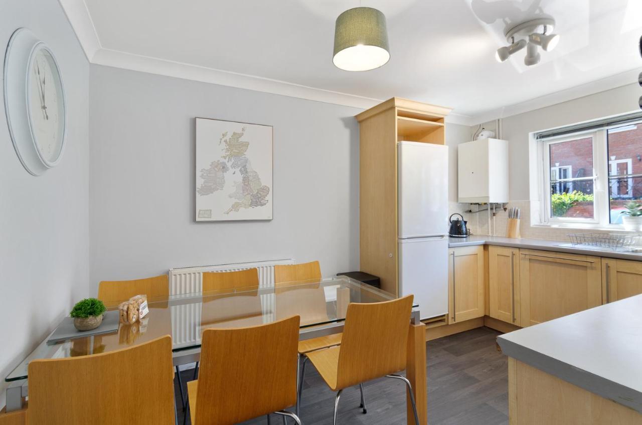 Villa 4Br Townhouse Wbalcony Free Parking Fast Wi-Fi NWI Esterno foto