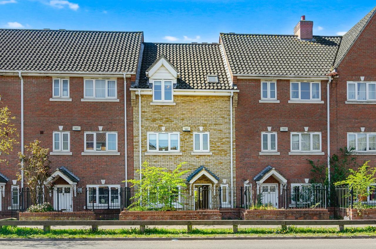 Villa 4Br Townhouse Wbalcony Free Parking Fast Wi-Fi NWI Esterno foto